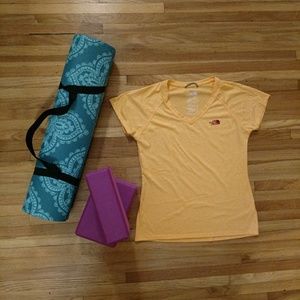 North Face Pale Orange V Neck Workout Top